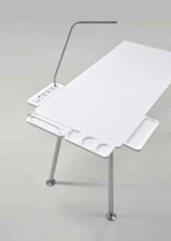 dmu-desk-2-213x300