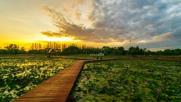 สถานที่ท่องเที่ยวสกลนคร-บรรยากาศดี-1