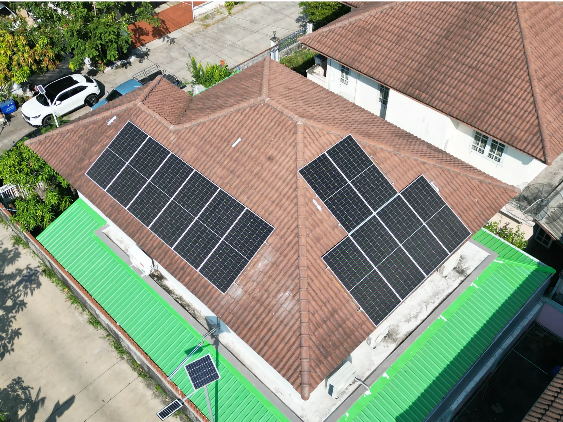 Photo inspiration: ต ดต งระบบโซลาร เซลล Inverter Deye Hybird On Off Grid Photo Inspiration