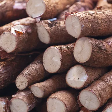 stack-cassavas-market-stall