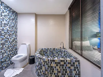 Mroom0002WIT07801-HDR