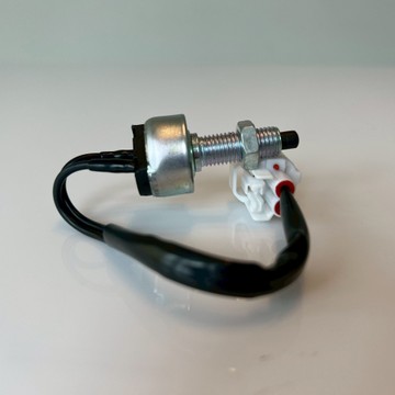 สวิทช์ไฟเบรค---Brake-light-switch