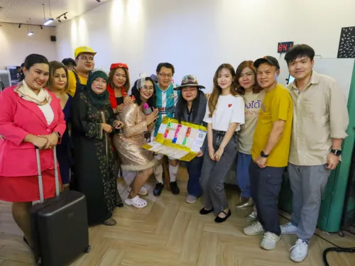 สีขาวสีน้ำเงินทันสมัยรับสมัครงานInstagramPost(6)