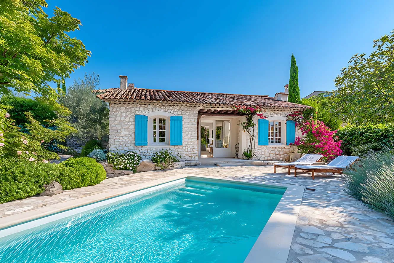 Swimmingpoolinthehouse