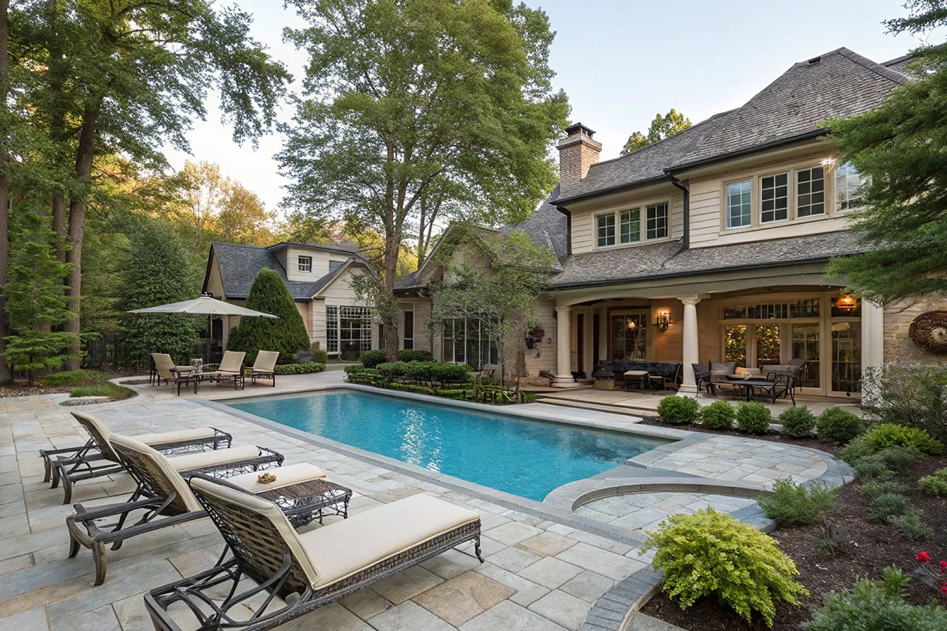 Luxury-house-with-blue-swimming-pool