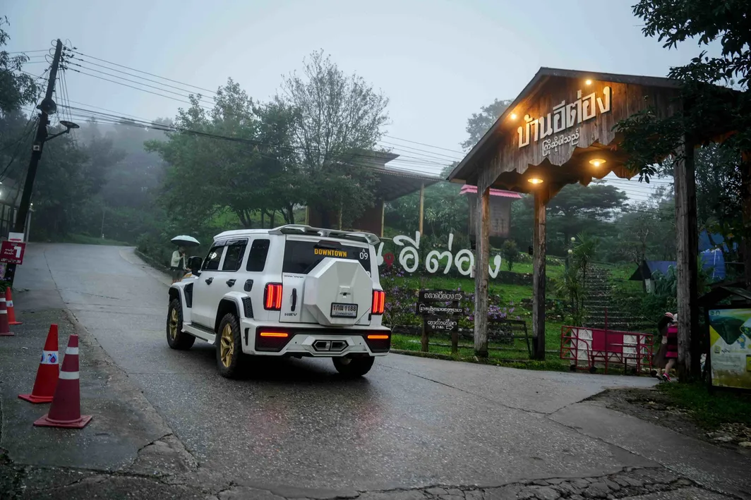 011Off-RoadActivitiesGWMTANK300UseratKanchanaburi