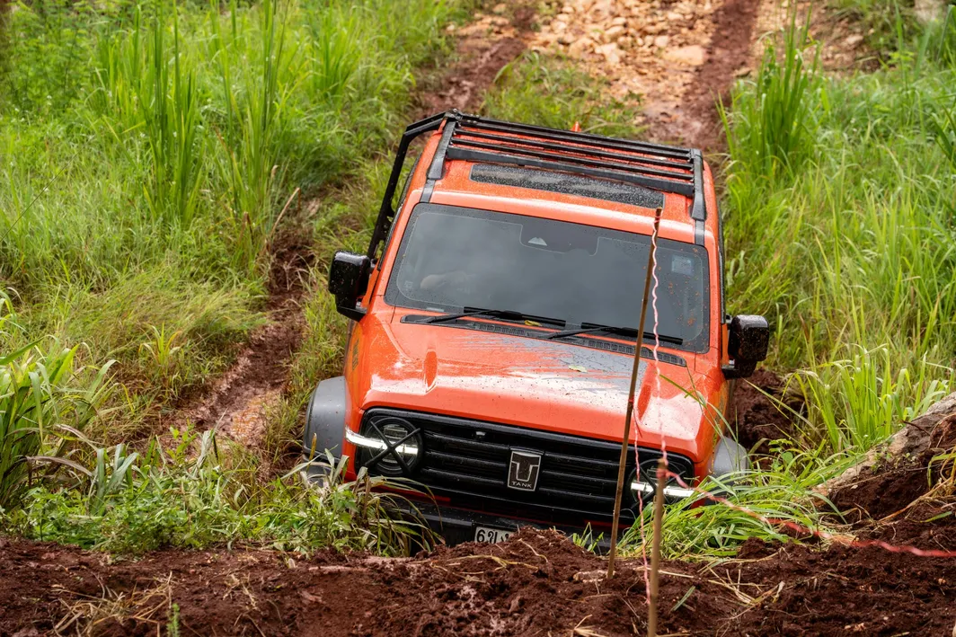 012Off-RoadActivitiesGWMTANK300UseratKaoYai
