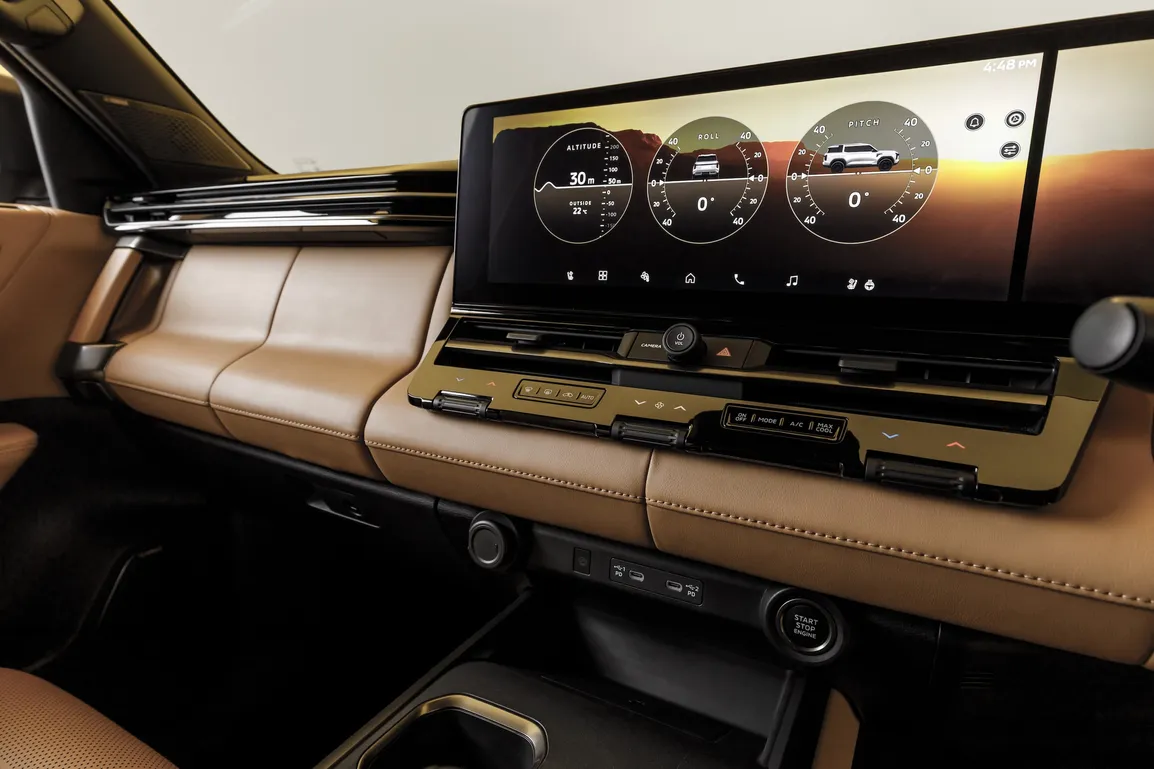 5 All-New Mitsubishi Pajero_Interior
