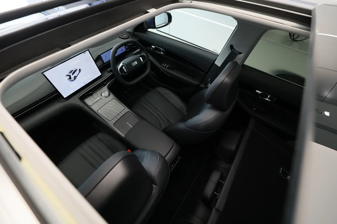 GEELY EMR_Interior (22)