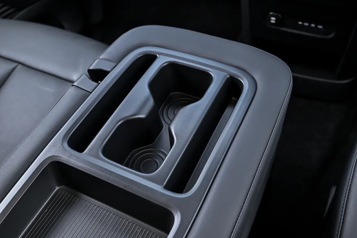 Hyundai new STARIA Hybrid_5