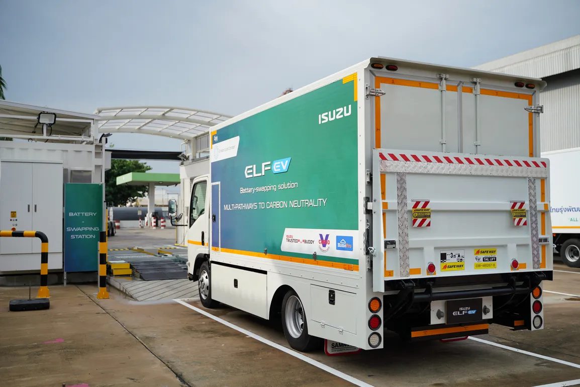 Isuzu Battery-swapping_02