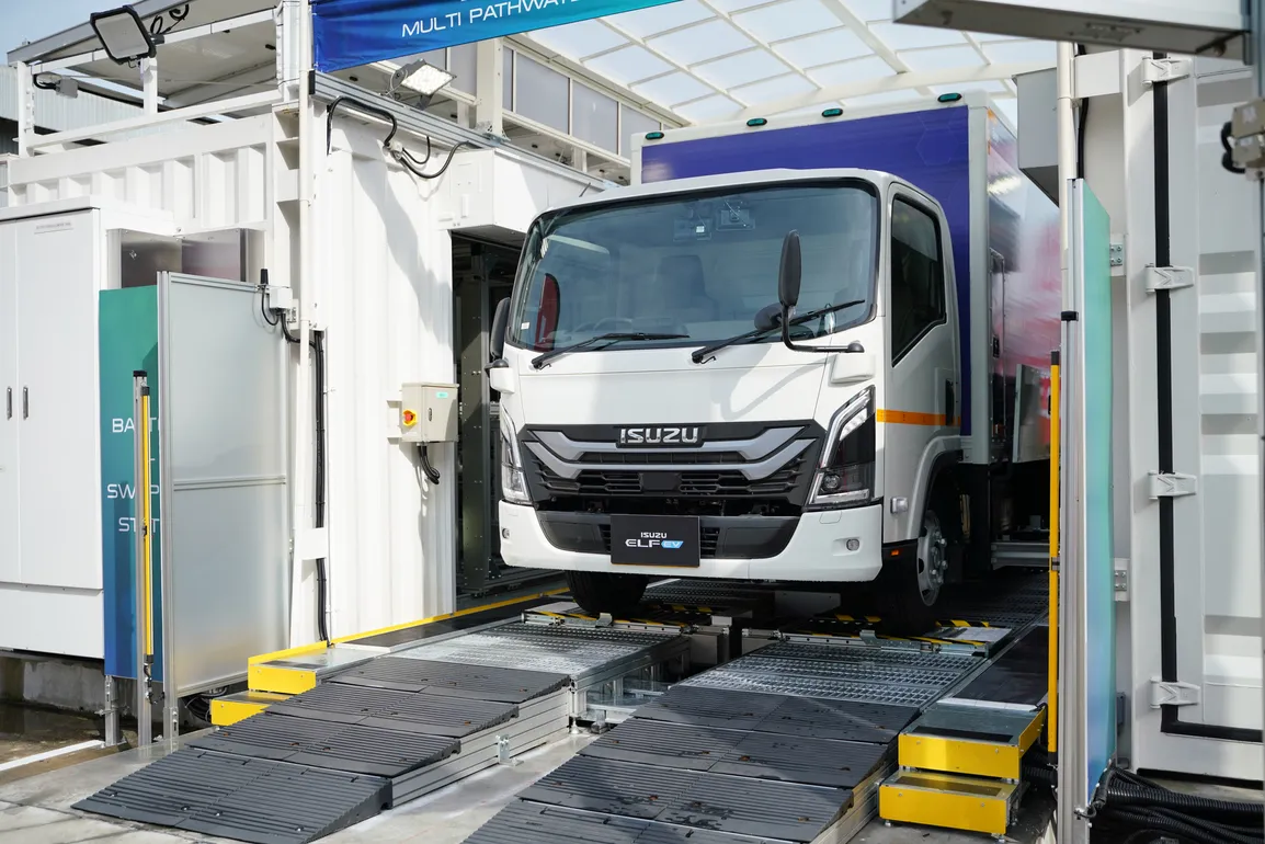 Isuzu Battery-swapping_03
