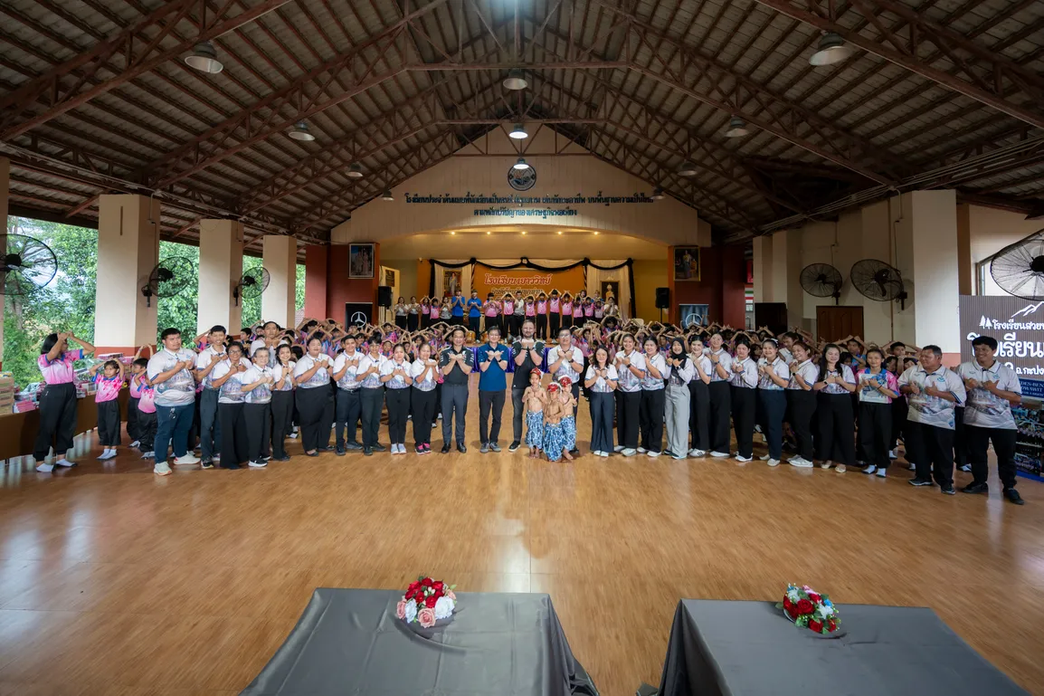 Mercedes-Benz_CSR x Yaowawit (2)