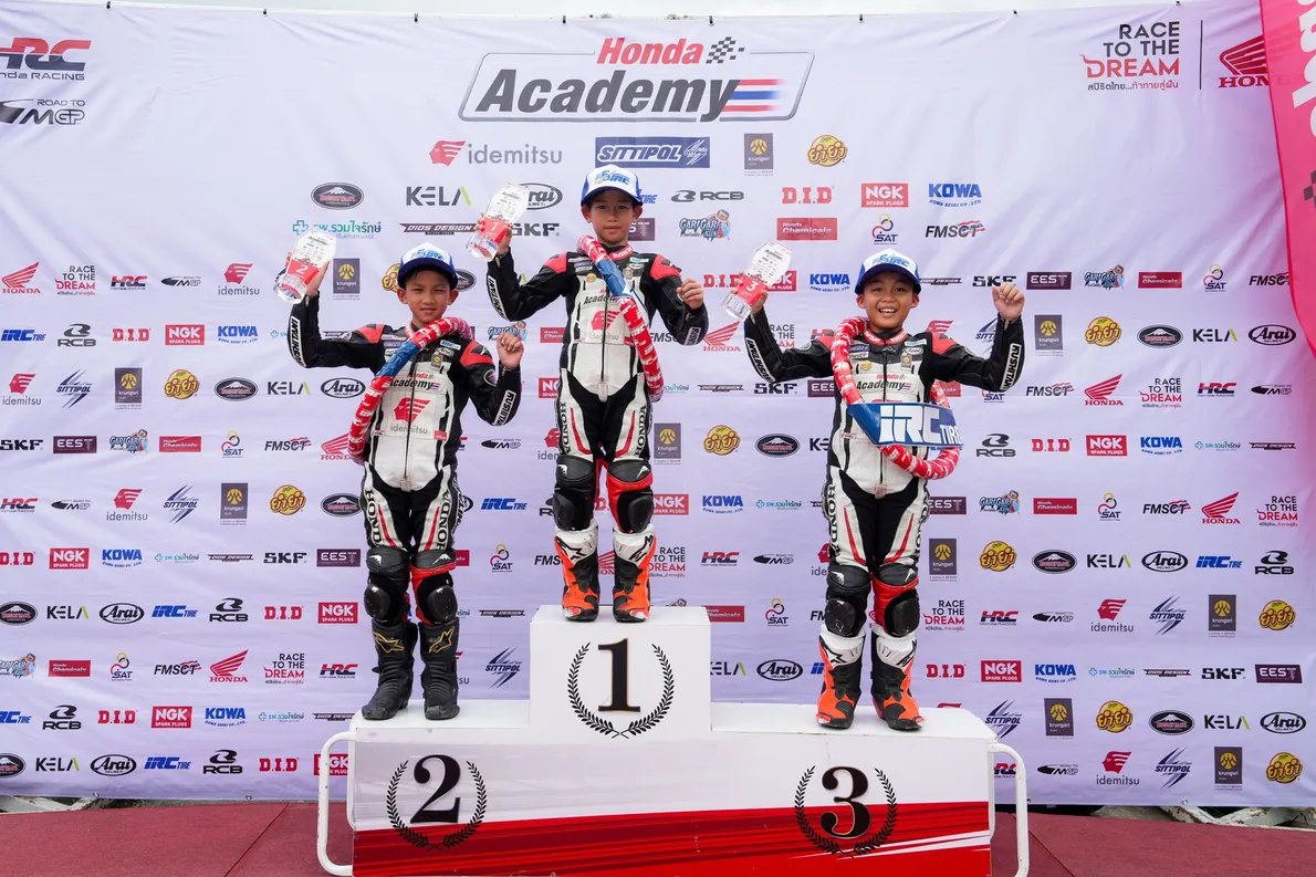 1Academyปิดฤดูกาล