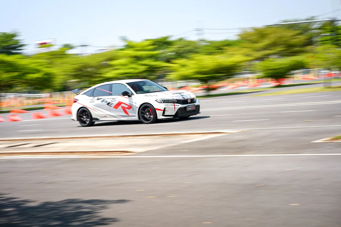 HondaCivicTypeRFanMeet_sharp_2(35)