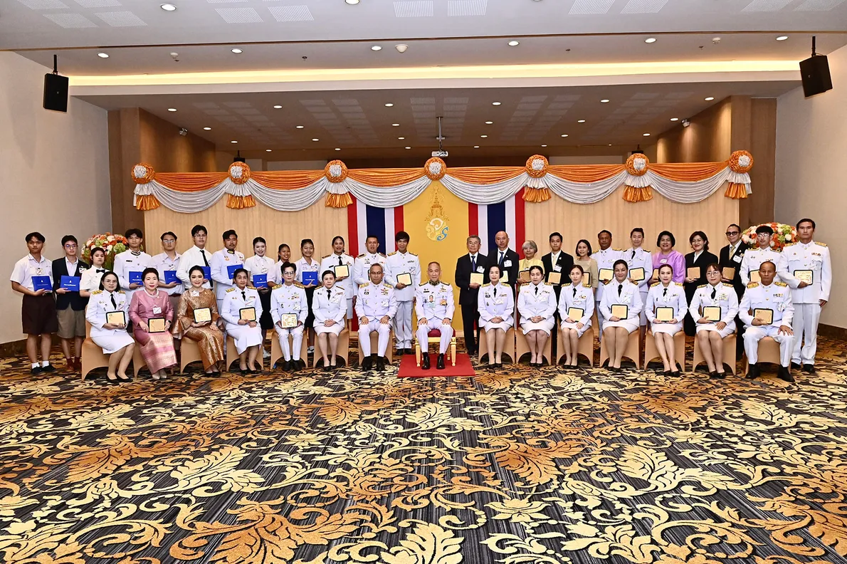 Lomhaijai2