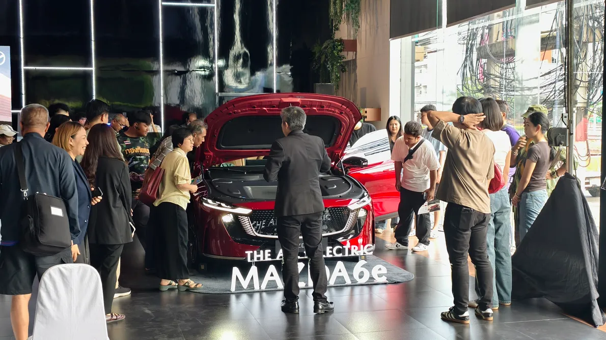 MazdaShowcase3