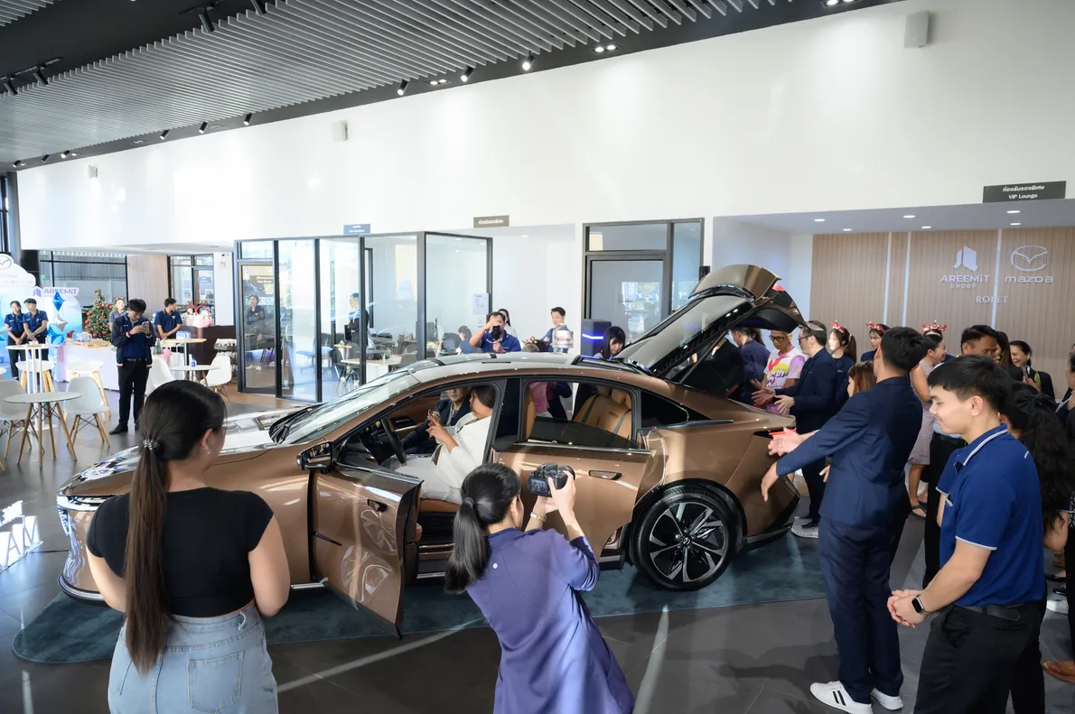 MazdaShowcase5