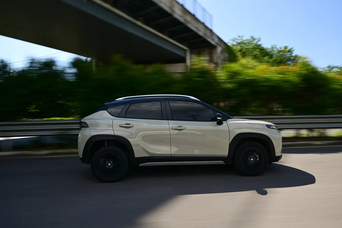 SuzukiFRONX-1158
