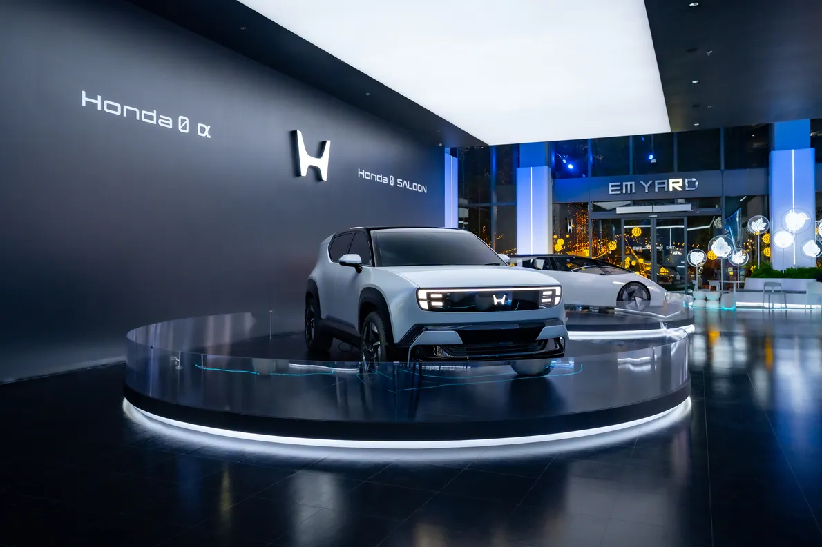 TheMOVEbyHondaHonda0αHonda0SALOON(5)
