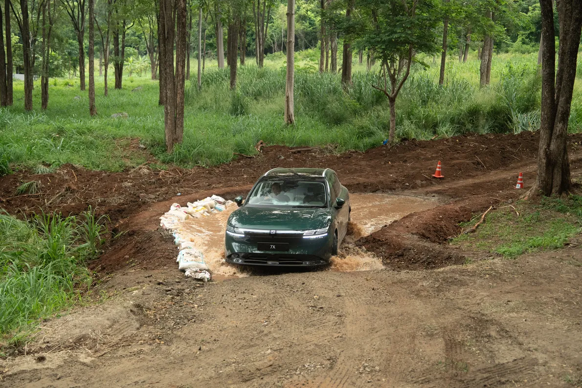 ZEEKR7XDrivingExperience32