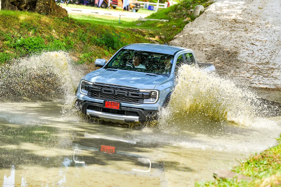 สถานีบ่อน้ำFord4x4DrivingSkillsTraining