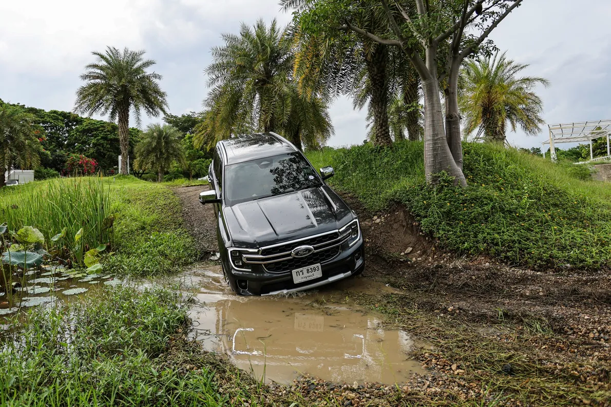 สถานีบ่อโคลนFord4x4DrivingSkillsTraining