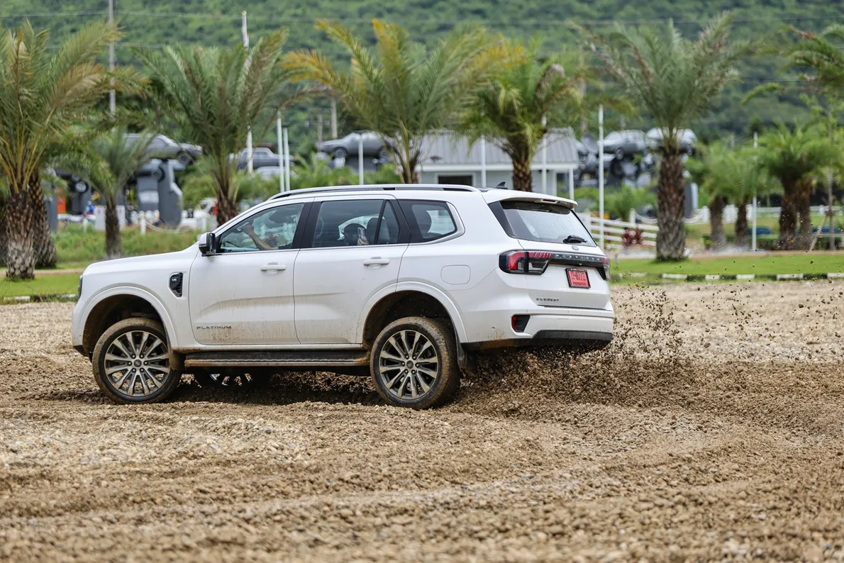 สถานีระนาดหินกรวดFord4x4DrivingSkillsTraining