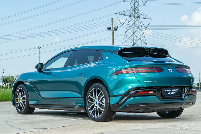 DENZA Z9GT_EXTERIOR FORCE GREEN_1