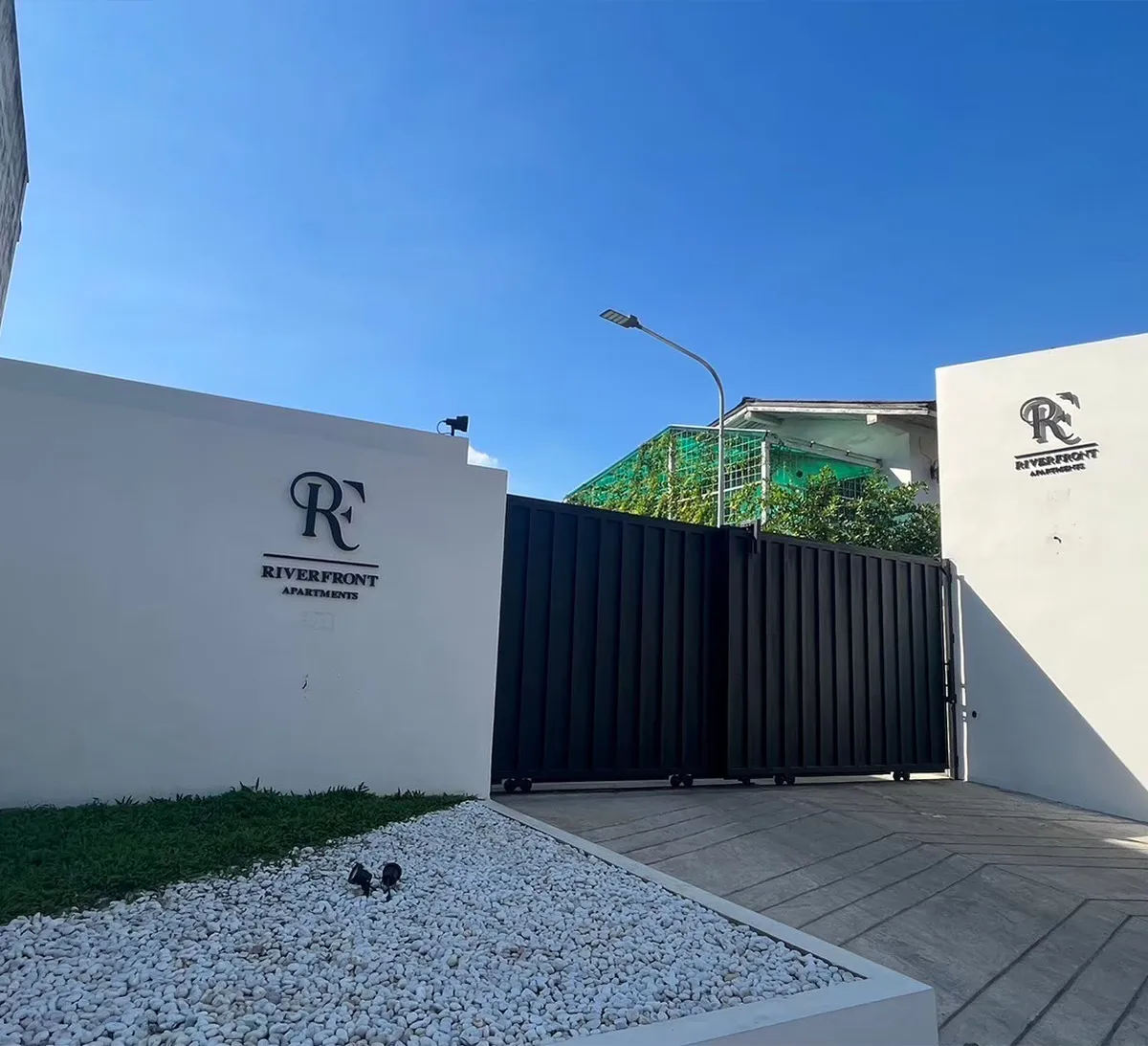 Riverfront-Apartment-Lao