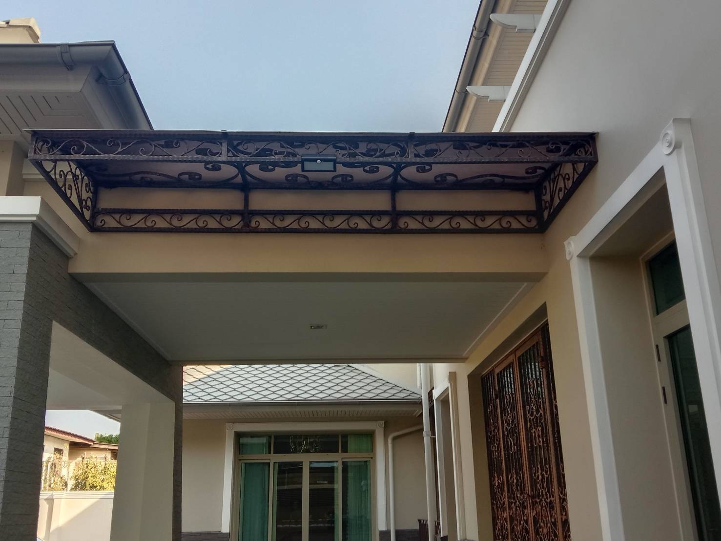 italian-iron-canopy