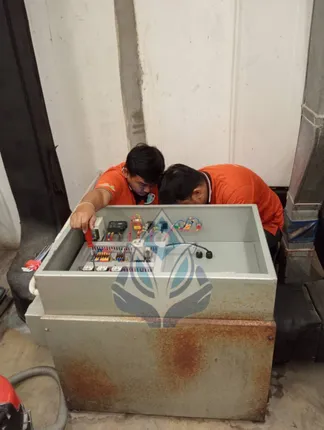 331430