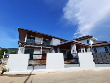 บ้านทรงปั้นหยาสองชั้น-(1)