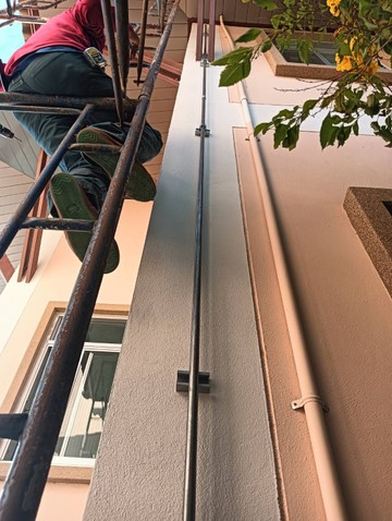 S48989861