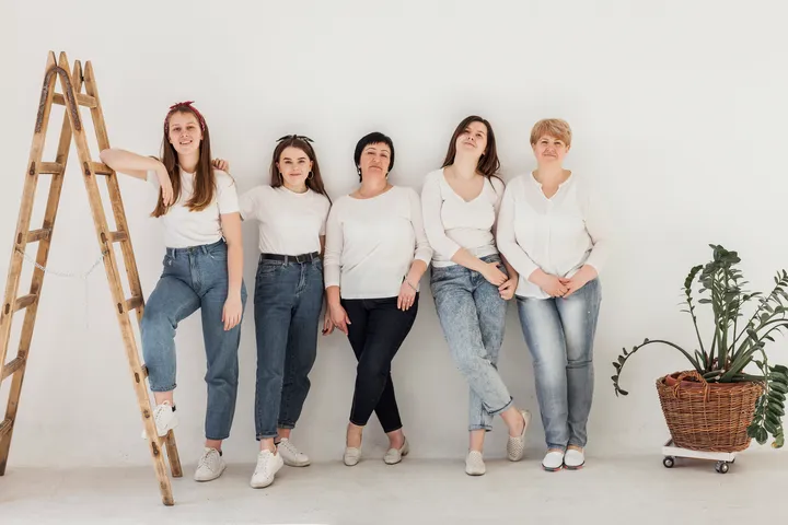 togetherness-group-women-stairs