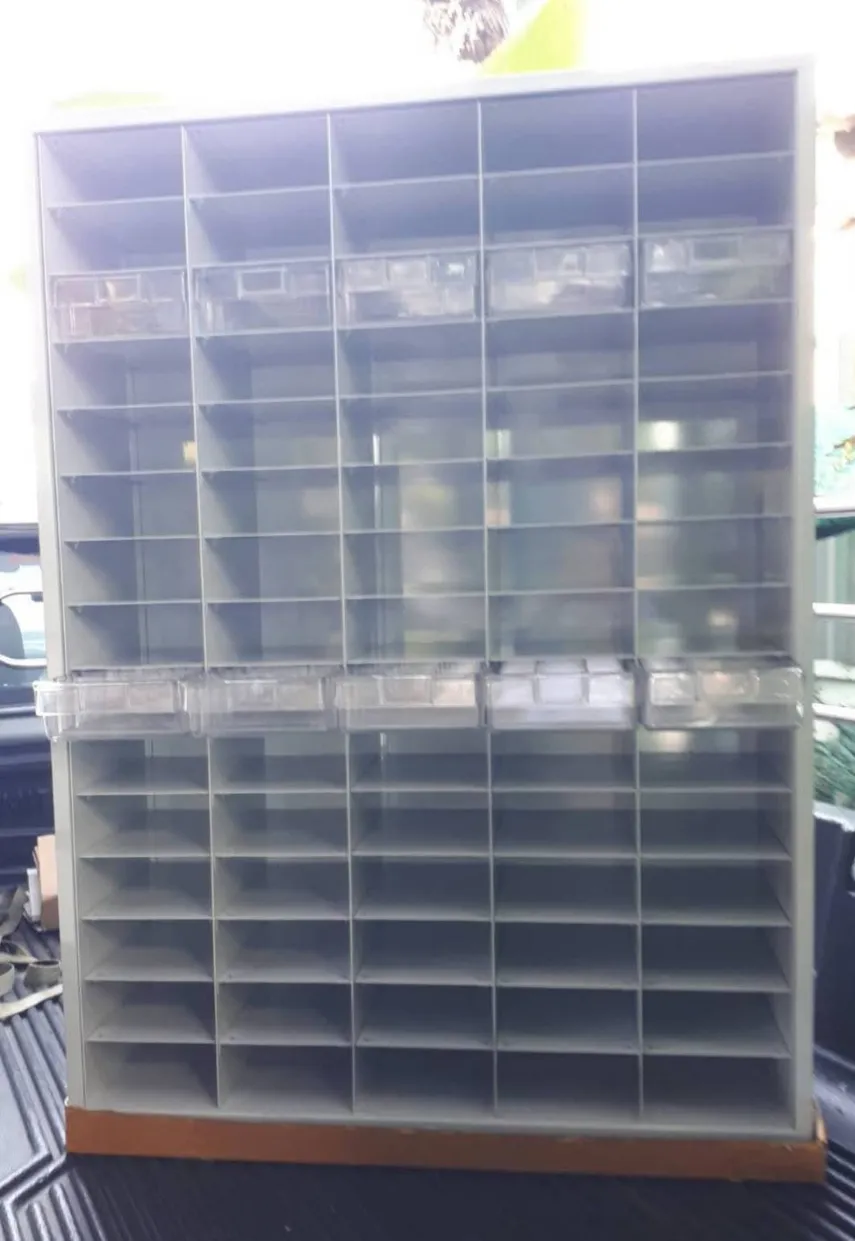 ตู้ใส่กล่องอะไหล่75ช่องตู้เทากล่องใสCBL0515N