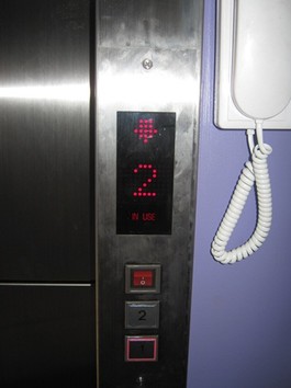 ลิฟต์ส่งอาหาร03